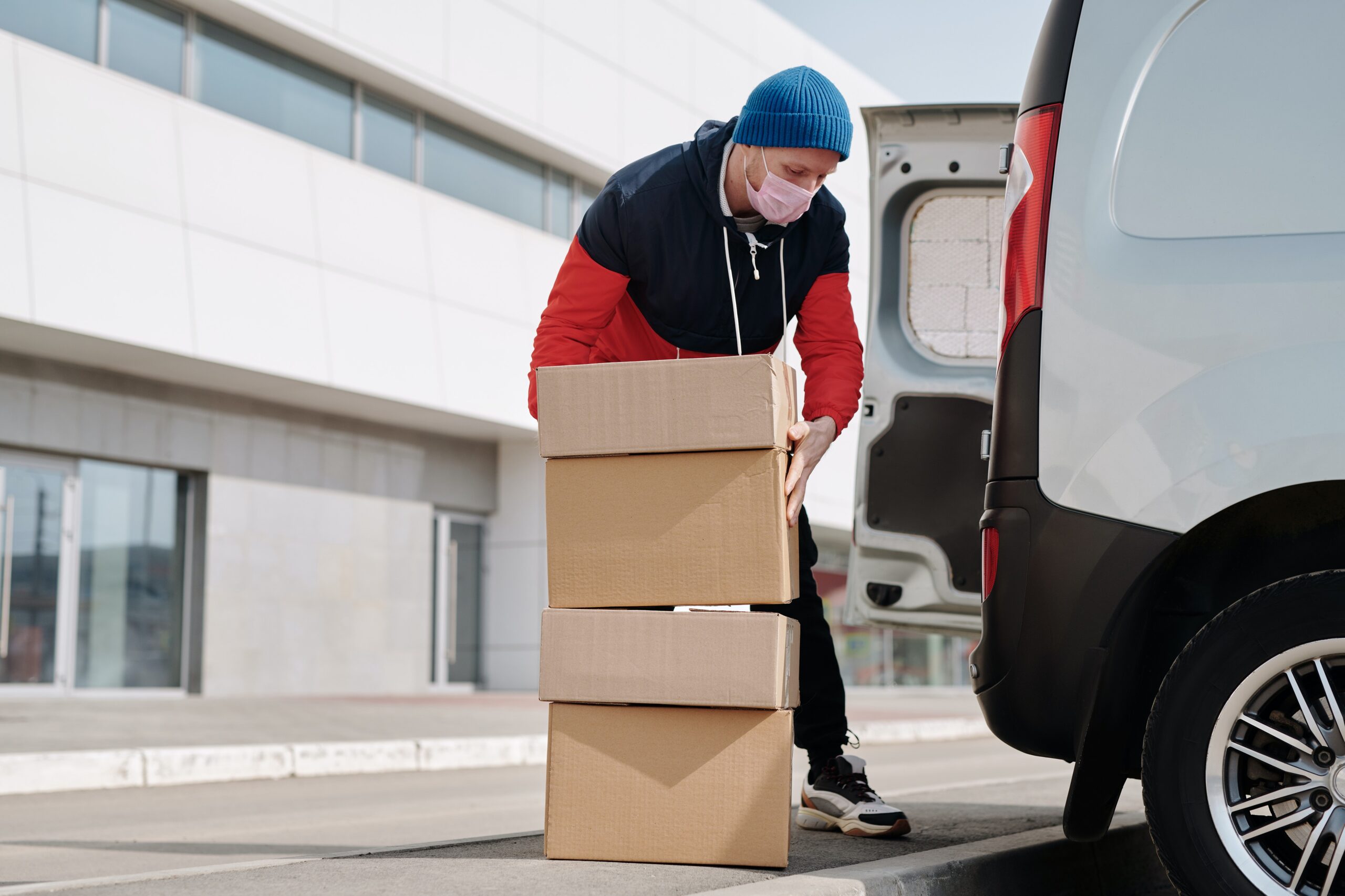 What is Minivan Transportation and What Are The Advantages?